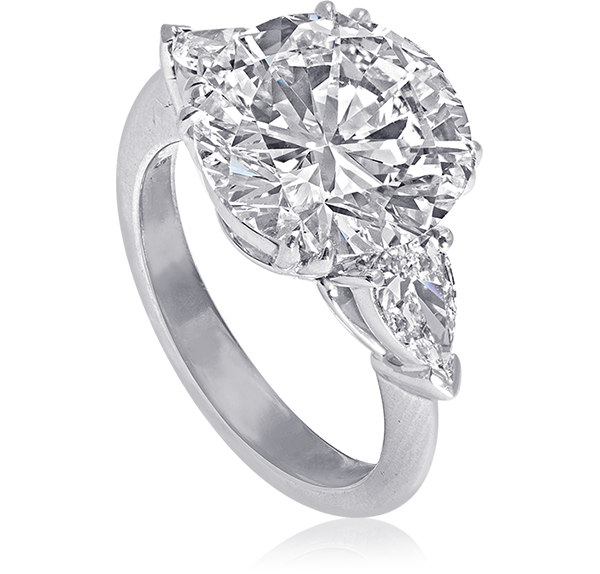 Engagement Ring, White Diamonds, 5.51ct. Total